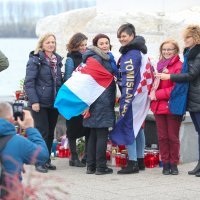 Okupljanje građana u Vukovaru uoči obilježavanja Dana sjećanja na žrtvu Vukovara