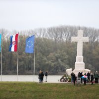 Okupljanje građana u Vukovaru uoči obilježavanja Dana sjećanja na žrtvu Vukovara