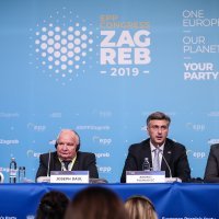Joseph Daul, Andrej Plenković i Antonio Lopez Isturiz na kongresu EPP-a u Zagrebu
