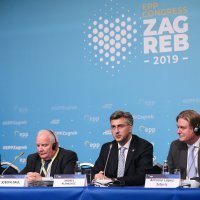 Joseph Daul, Andrej Plenković i Antonio Lopez Isturiz na kongresu EPP-a u Zagrebu