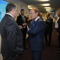 Neformalno druženje članova EPP-a tijekom stanke na kongresu u Zagrebu