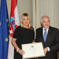 Intendantica HNK-a u Zagrebu Dubravka Vrgoč prima odlikovanje Reda zvijezda Italij