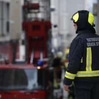 Iscrpljeni vatrogasci Splita stavili požar pod kontrolu