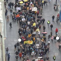 Pogled iz zraka na prosvjednike koji dolaze na glavni zagrebački trg