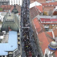 Pogled iz zraka na prosvjednike koji dolaze na glavni zagrebački trg