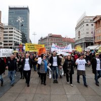 Prosvjednici na Trgu bana Jelačića