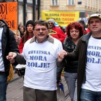 Prosvjednici na Trgu bana Jelačića
