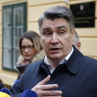 Zoran Milanović DIP-u predao potpise za predsjedničku kandidaturu