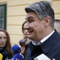 Zoran Milanović DIP-u predao potpise za predsjedničku kandidaturu