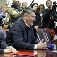 Zoran Milanović DIP-u predao potpise za predsjedničku kandidaturu