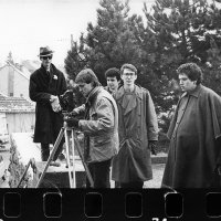 Ozren Pezo, Davor Šarić, Rino Efendić, Zoran Pezo, Mišo Orepić i Goran Gajić na snimanju studentske vježbe Zorana Peze Potjera, 1983.