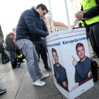 Zagreb: Korupto šetnja kandidata Želim biti Milan Bandić