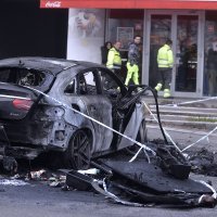 Zapaljen crni Mercedes na zagrebačkom Laništu