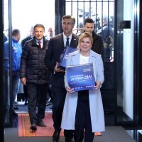 Kolinda Grabar-Kitarović predala potpise DIP-u