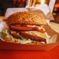 Rolani odojak u burgeru - Funky food und Marshall