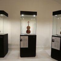 Otvorena izložba 'Violinom iznad granica/Stradivari u Rijeci - Kresnik i Cremona'