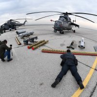 Beograd: Predsjednik Vučić na predstavljanju novih helikoptera Vojske Srbije