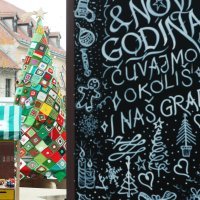 Zagreb: Na Europskom trgu svečano je otkriveno božićno drvce ljubavi i zajedništva