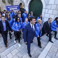 Predsjednica Kolinda Grabar Kitarović u Imotskom se družila s građanima