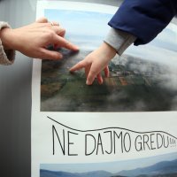 Predsjednički kandidat Zoran Milanović posjetio je Sinj i družio se s građanima