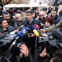 Predsjednički kandidat Zoran Milanović posjetio je Sinj i družio se s građanima