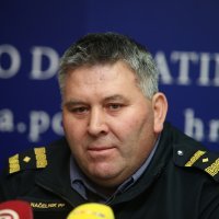 Policija na konferenciji za medije o uhićenjima za ubojstvo u Omišu