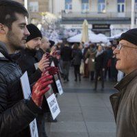 Zagreb: Performans Prijatelja životinja na Trgu bana Josipa Jelačića