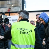Zagreb: Dario Juričan u centru grada iskazao svoju ljubav i predanost prema korupciji