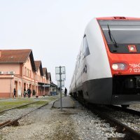 Prvi vlak između Bjelovara i Zagreba novom prugom imao tehnički kvar
