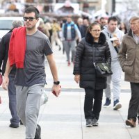 Zbog južine na ulicama Zagreba usred Adventa zavladali kratki rukavi