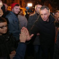 Predsjednički kandidat Miroslav Škoro družio se s građanima na Cvjetnom trgu