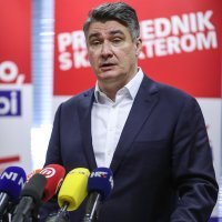 Press konferencija predsjednickog kandidata Zorana Milanovića