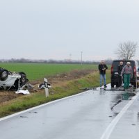Vukovar: U prometnoj nesreći između dva automobila poginula jedna osoba