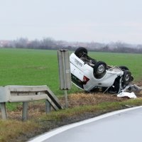 Vukovar: U prometnoj nesreći između dva automobila poginula jedna osoba