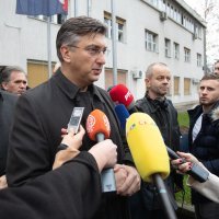 Zagreb: Andrej Plenković na Črnomercu glasovao na predsjedničkim izborima