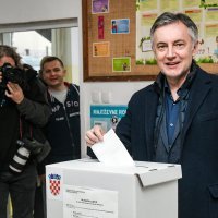 Zagreb: Kandidat za predsjednika RH Miroslav Škoro glasovao je na izborima za predsjednika