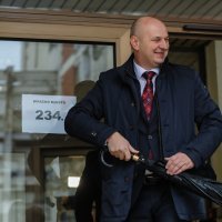 Zagreb: Predsjednički kandidat Mislav Kolakušić glasovao na izborima za predsjednika RH