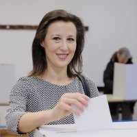 Zagreb: Predsjednička kandidatkinja Dalija Orešković glasovala na izborima