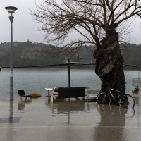 Skradin: Visoki vodostaj rijeke Krke i velike kiše uzrokovale su poplave u centru grada