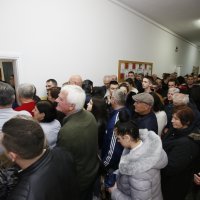 Mostar: Glasači čekaju par sati na biralištu kako bi glasovali na izborima za predsjednika RH