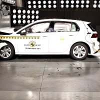 Volkswagen Golf - Frontal Full Width test 2019