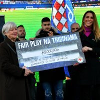 GNK Dinamo - dodjela čekova s donacijama iz kampanje Fair play na tribinama