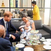 Meghan Markle i princ Harry s malenim Archiejem