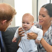 Meghan Markle i princ Harry s malenim Archiejem