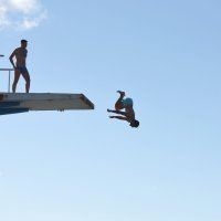 Tradicionalno božićno kupanje na zadarskoj plazi Kolovare