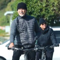 Pierce Brosnan i Keely Shay Smith