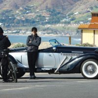 Pierce Brosnan i Keely Shay Smith