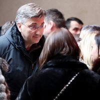 Andrej Plenković na kavi na zagrebačkoj špici