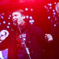 Tomislav Bralić i klapa Intrade zabavljali su publiku na splitskoj rivi