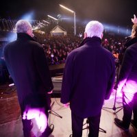 Tomislav Bralić i klapa Intrade zabavljali su publiku na splitskoj rivi